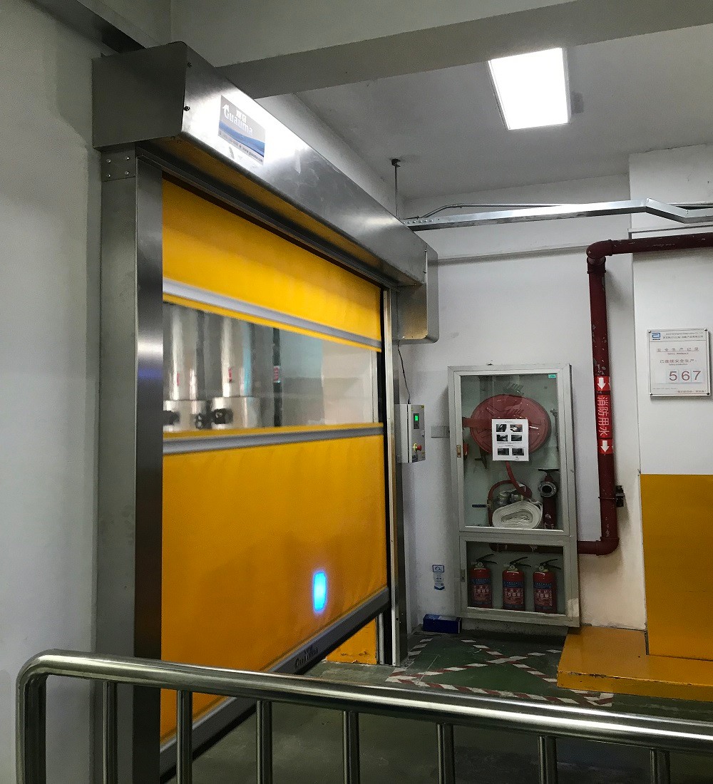雅培醫藥車間渦輪硬質快速門安裝完工